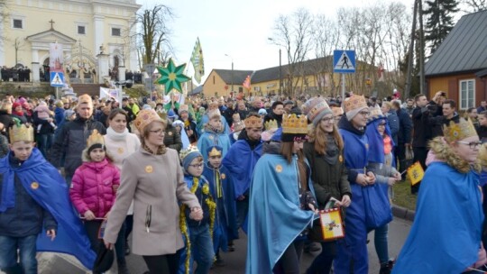 Ogromne zainteresowanie Orszakiem Trzech Króli w Żelechowie [wideo]