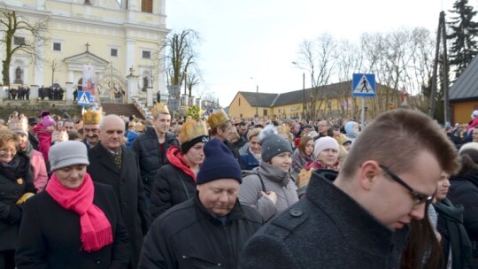 Ogromne zainteresowanie Orszakiem Trzech Króli w Żelechowie [wideo]