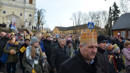 Ogromne zainteresowanie Orszakiem Trzech Króli w Żelechowie [wideo]