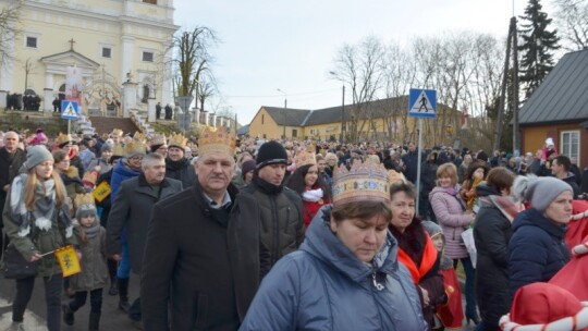 Ogromne zainteresowanie Orszakiem Trzech Króli w Żelechowie [wideo]