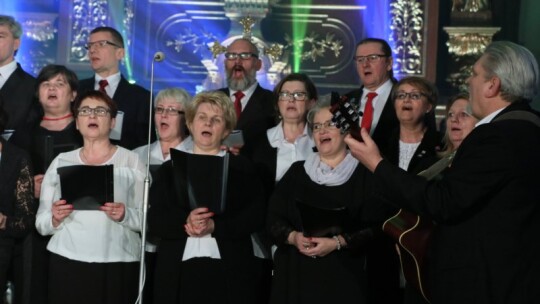 Przyjdźcie, radośnie śpiewajcie! Wielkie kolędowanie w kolegiacie