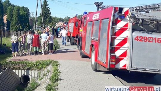 Wypadek w Choinach. Toyota wjechała w dom