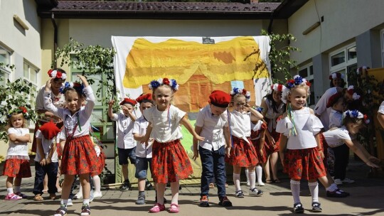 Kocham cię Polsko!!!, czyli piknik z okazji Dnia Rodziny w Publicznym Przedszkolu w ?Leśne Skrzaty? w Michałówce