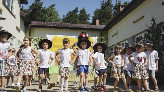 Kocham cię Polsko!!!, czyli piknik z okazji Dnia Rodziny w Publicznym Przedszkolu w ?Leśne Skrzaty? w Michałówce