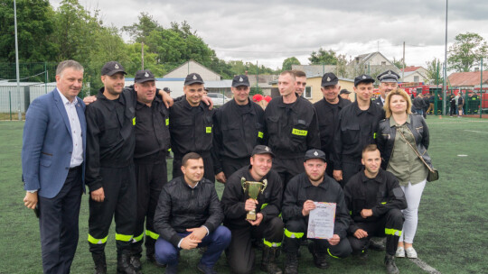 OSP Melanów wygrywa zawody strażackie