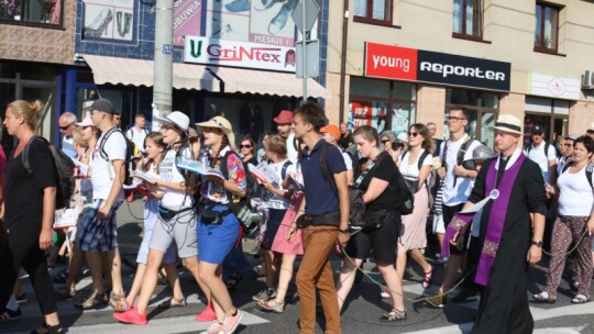 Pielgrzymi już na trasie! 38. PPP na Jasną Górę [wideo]