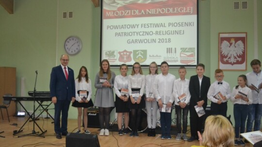 Muzyką i śpiewem uczcili 100-lecie niepodległości 