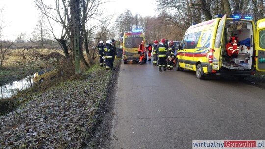 Celejów: Matiz prawie wpadł do rzeki