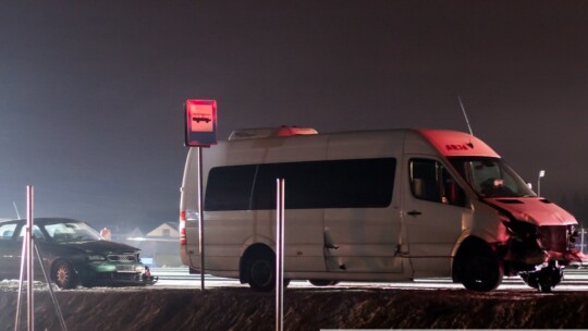 Kolizja na DK 17: Bus zderzył się z audi