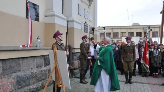 Nowa tablica upamiętniająca 4 wychowawców