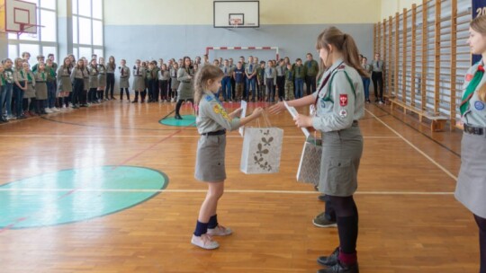 Braterski krąg w pogodnym Parysowie