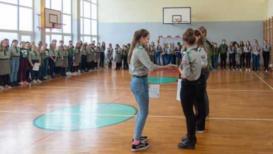 Braterski krąg w pogodnym Parysowie