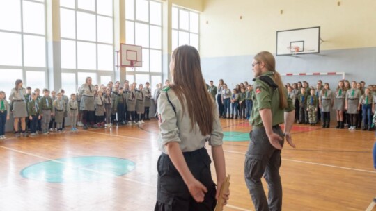 Braterski krąg w pogodnym Parysowie