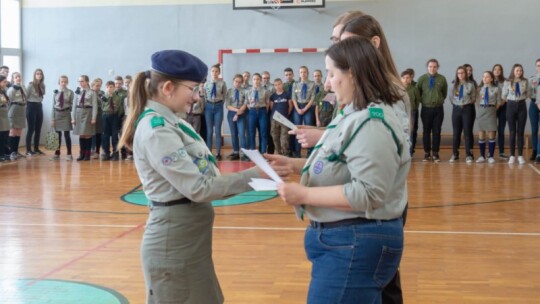 Braterski krąg w pogodnym Parysowie