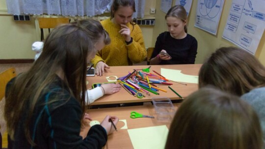 Braterski krąg w pogodnym Parysowie