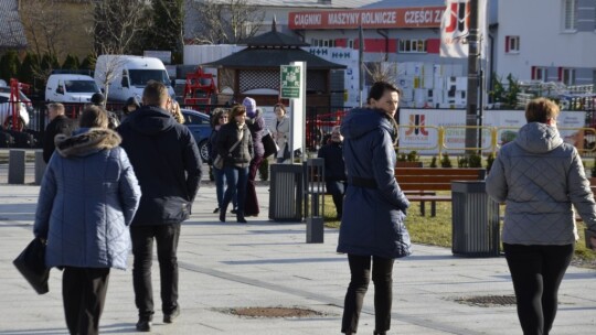 Ewakuacja starostwa po pożarze w garażu [wideo]