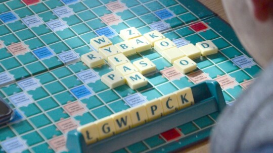 Dawid Szaniawski wygrywa turniej w Scrabble