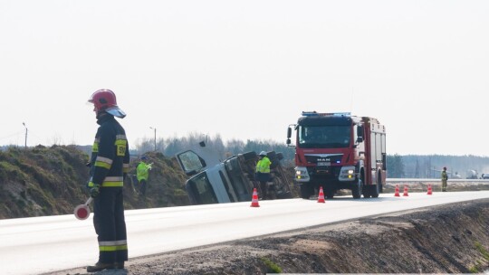 Wahadło na wysokości Gocławia. Cysterna w rowie
