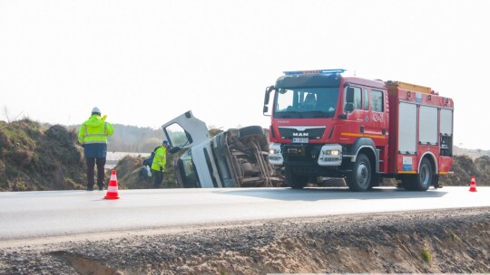 Wahadło na wysokości Gocławia. Cysterna w rowie