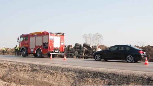 Wahadło na wysokości Gocławia. Cysterna w rowie