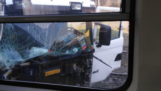 Wypadek na przejeździe kolejowym w Pilawie