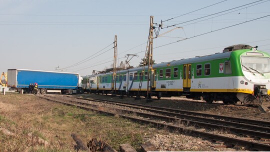 Wypadek na przejeździe kolejowym w Pilawie