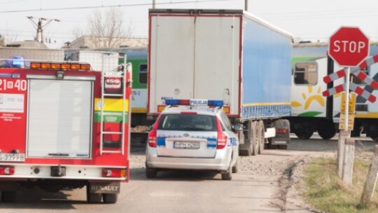 Wypadek na przejeździe kolejowym w Pilawie