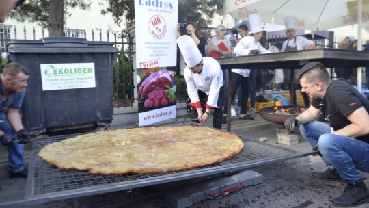 62-kilogramowy schabowy na wagę rekordu Guinnessa! [wideo]