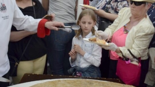 62-kilogramowy schabowy na wagę rekordu Guinnessa! [wideo]