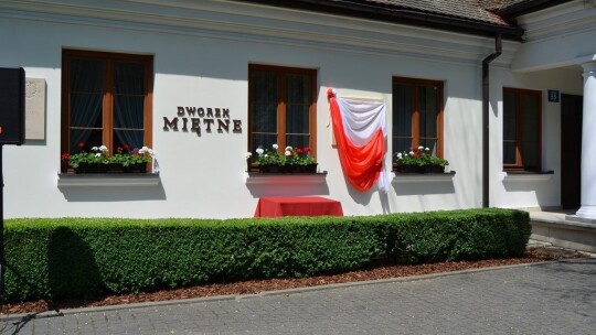 Tablica na 10. rocznicę wizyty prezydenta Kaczyńskiego Tablica na 10. rocznicę wizyty prezydenta Kaczyńskiego