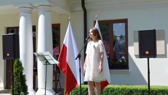 Tablica na 10. rocznicę wizyty prezydenta Kaczyńskiego Tablica na 10. rocznicę wizyty prezydenta Kaczyńskiego