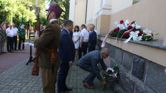 Żywią i bronią ? tablica pamięci ludowców