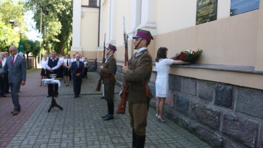 Żywią i bronią ? tablica pamięci ludowców