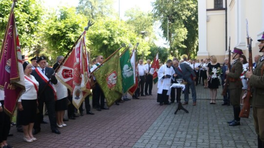 Żywią i bronią ? tablica pamięci ludowców