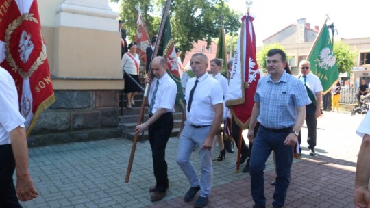 Żywią i bronią ? tablica pamięci ludowców