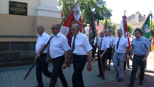 Żywią i bronią ? tablica pamięci ludowców