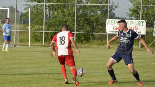 Wilga wygrywa derby i zostaje w IV lidze!