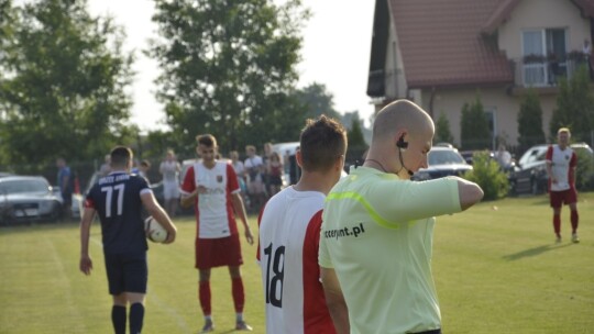 Wilga wygrywa derby i zostaje w IV lidze!