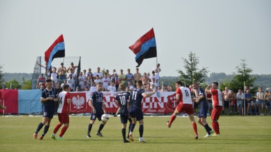 Wilga wygrywa derby i zostaje w IV lidze!