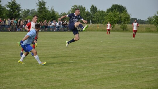 Wilga wygrywa derby i zostaje w IV lidze!