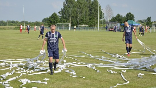 Wilga wygrywa derby i zostaje w IV lidze!