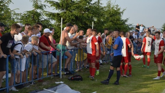 Wilga wygrywa derby i zostaje w IV lidze!