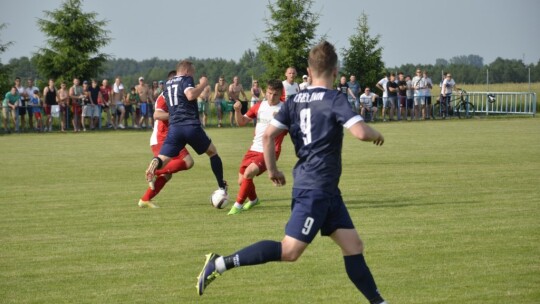 Wilga wygrywa derby i zostaje w IV lidze!