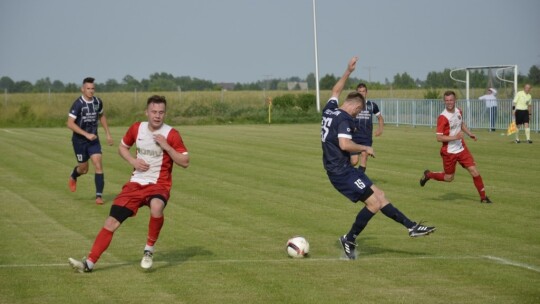 Wilga wygrywa derby i zostaje w IV lidze!