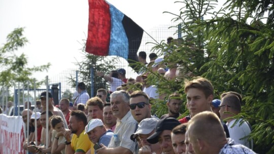 Wilga wygrywa derby i zostaje w IV lidze!