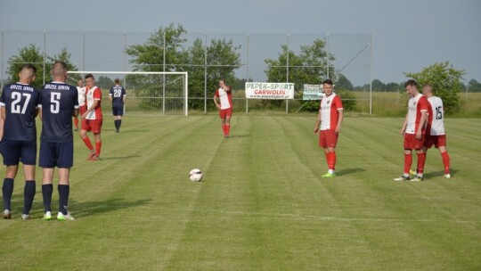 Wilga wygrywa derby i zostaje w IV lidze!