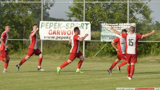 Wilga wygrywa derby i zostaje w IV lidze!