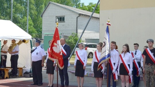 Z ks. Jerzym Popiełuszką na sztandarze