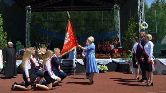 Z ks. Jerzym Popiełuszką na sztandarze