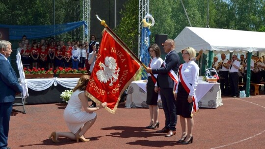 Z ks. Jerzym Popiełuszką na sztandarze